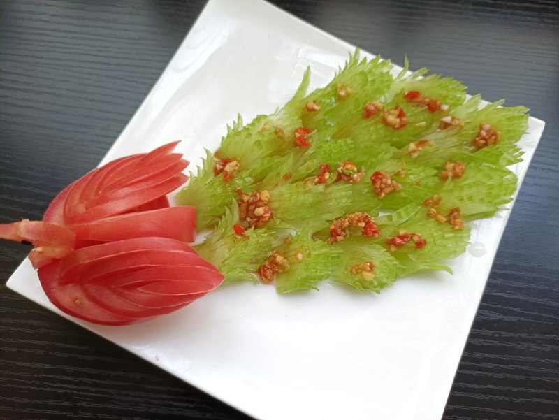 凉拌凤尾芹的家常做法 凉拌凤尾芹怎么做好吃